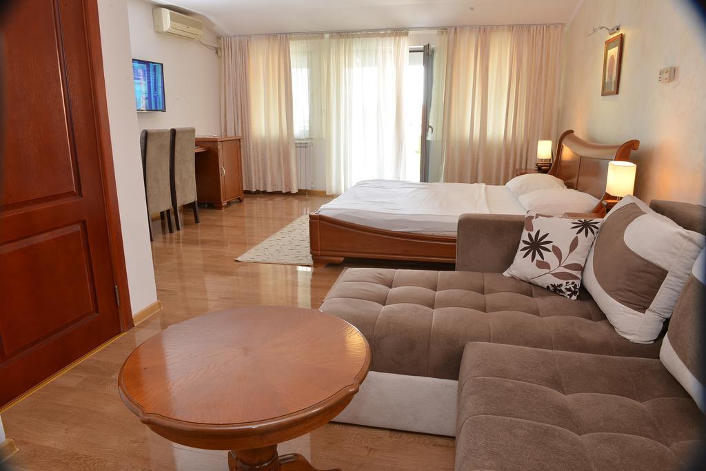 Apartment And Rooms In Club Indija Экстерьер фото