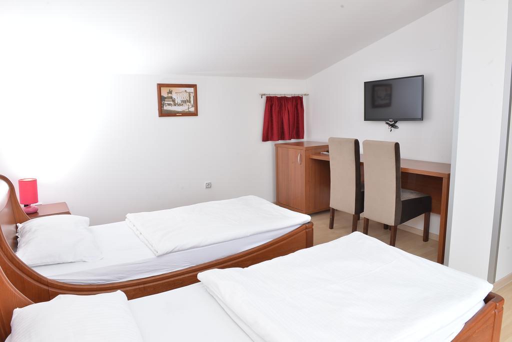 Apartment And Rooms In Club Indija Экстерьер фото