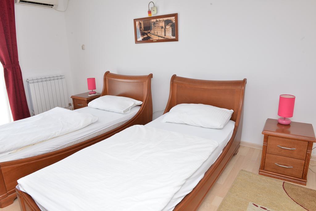 Apartment And Rooms In Club Indija Экстерьер фото