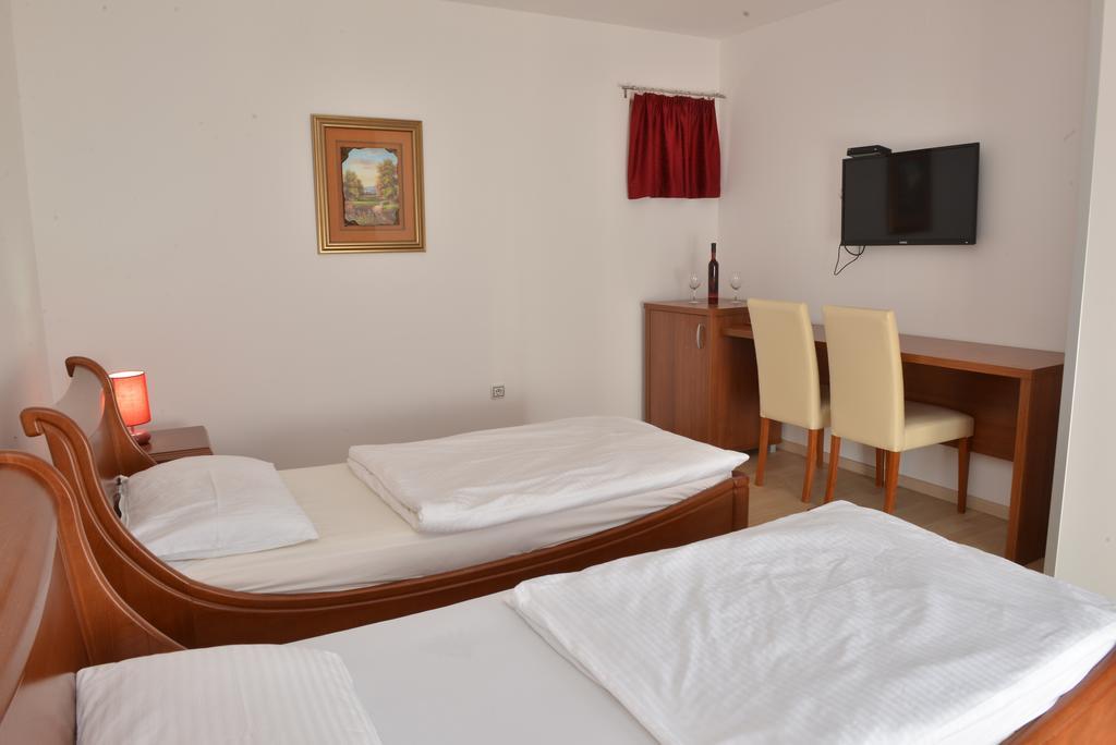 Apartment And Rooms In Club Indija Экстерьер фото