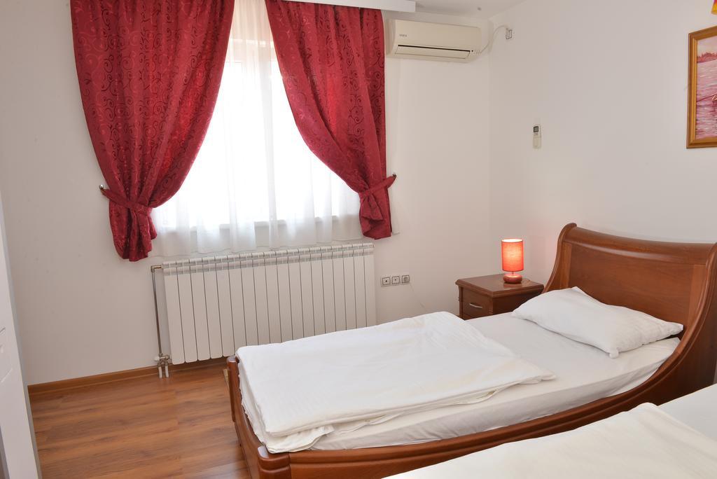 Apartment And Rooms In Club Indija Экстерьер фото