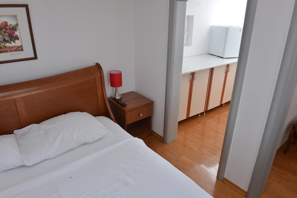 Apartment And Rooms In Club Indija Экстерьер фото