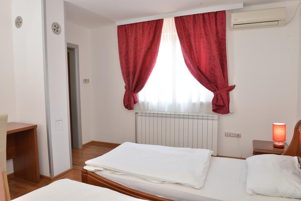 Apartment And Rooms In Club Indija Экстерьер фото